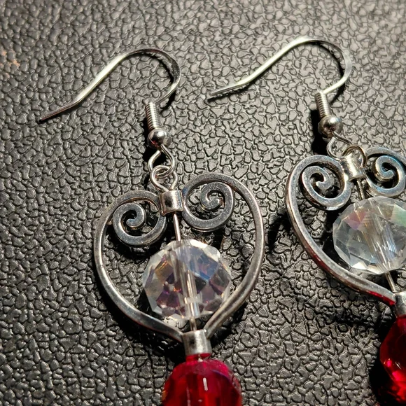 Don't Forget VALENTINES Day! Elegant 925 Silver and Red Heart Dangle Earrings - Picture 3 of 4